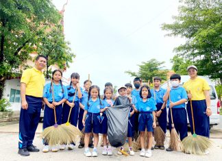 ตัวแทนนักเรียนและคุณครูเข้าร่วมโครงการจิตอาสา “เราทำความดี ด้วยหัวใจ” ณ วัดป่าชัยภูมิวราราม จังหวัดชัยภูมิ